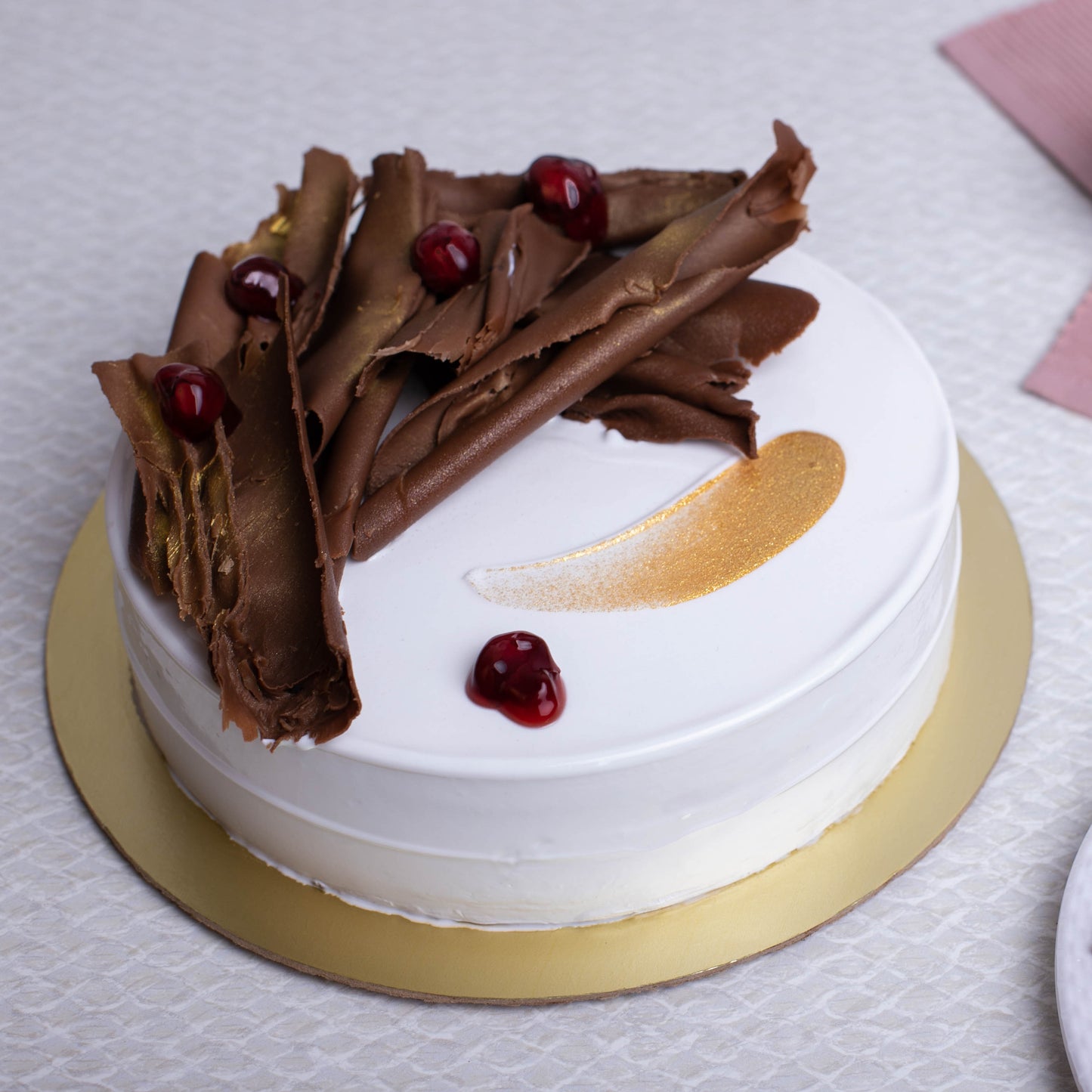 CLASSIC FOREST CAKE