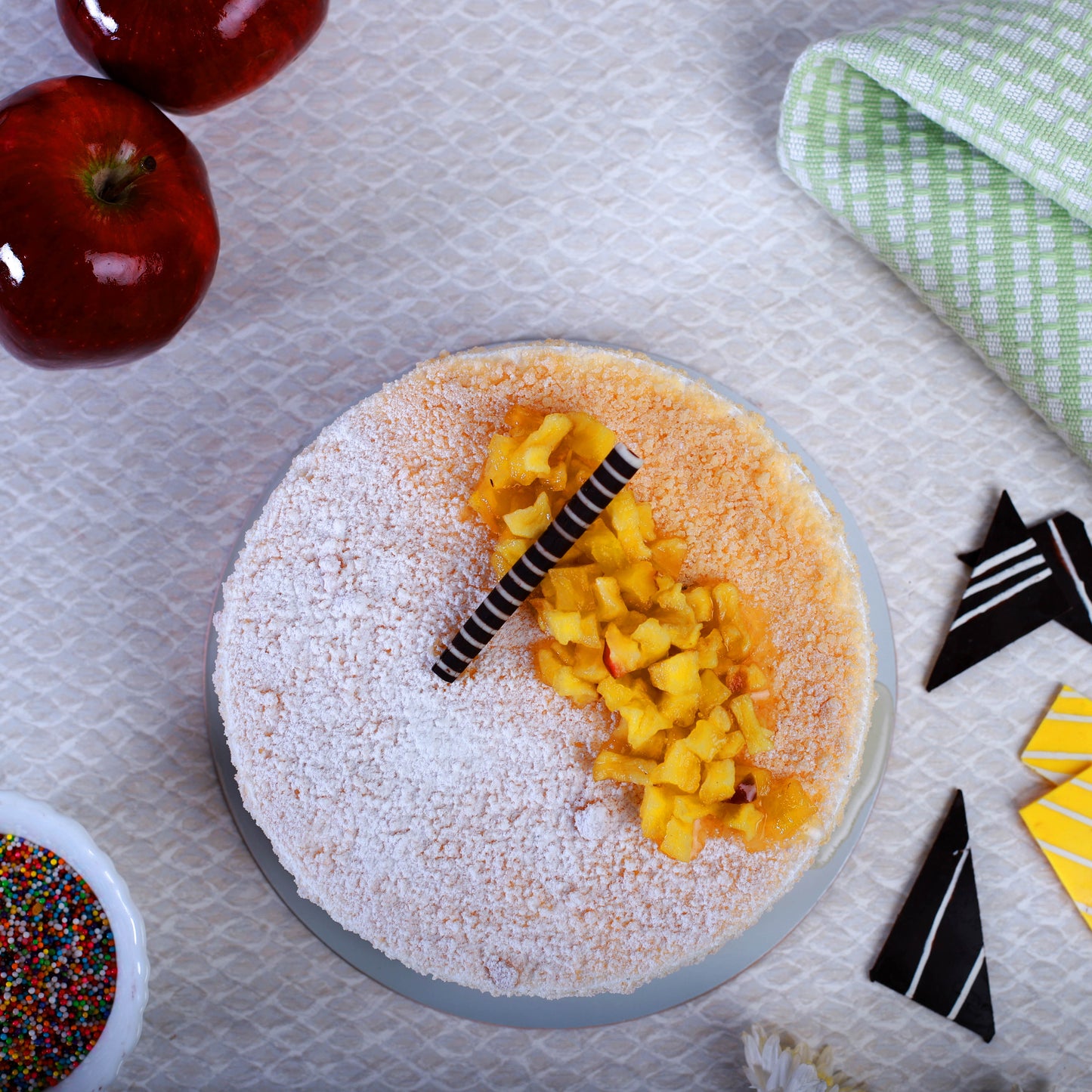 APPLE CRUMBLE CAKE
